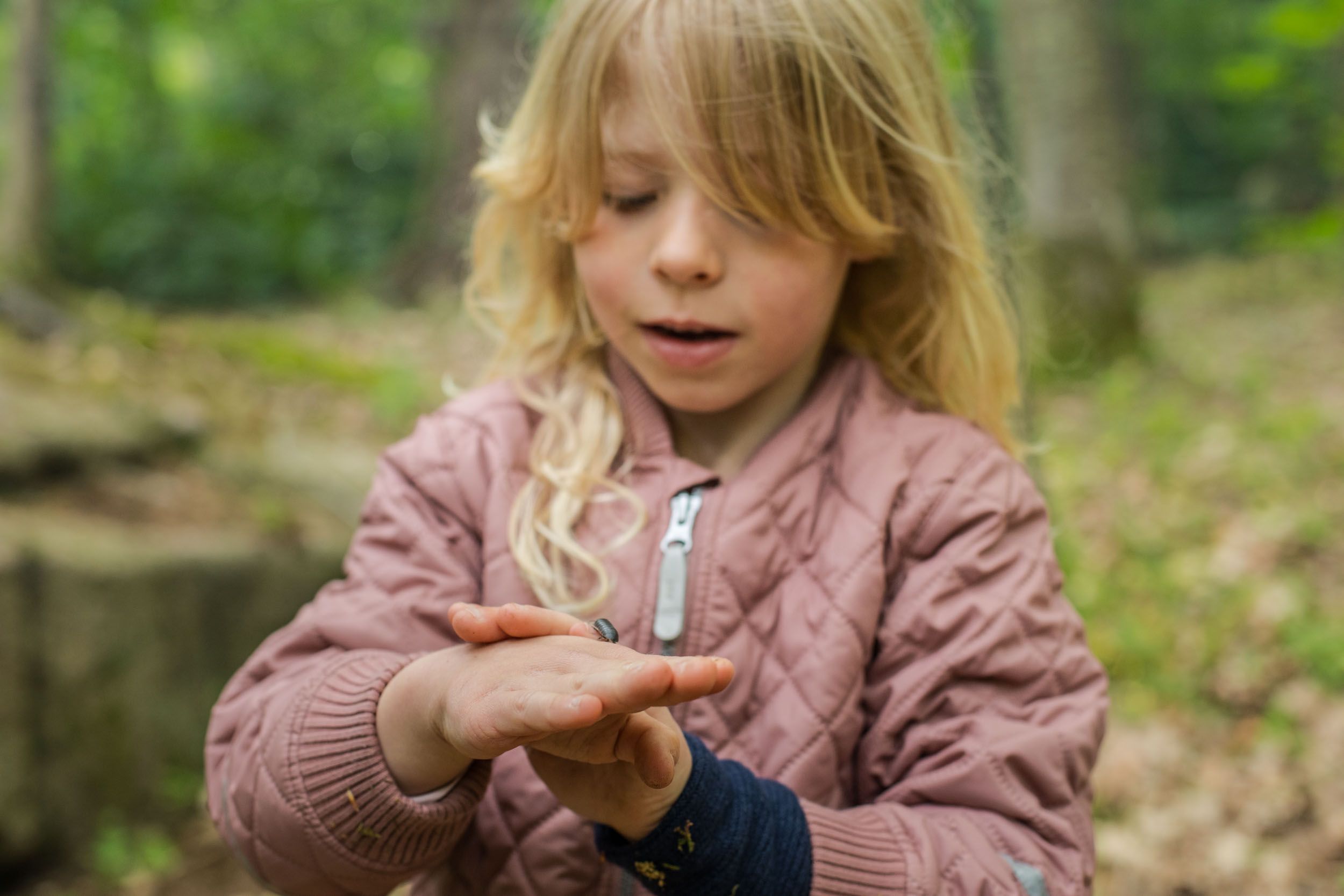 I Lille-Gryn lader vi naturen giver os følelsen af frihed, hvor børnene kan få lov til at være lige dem de er. 